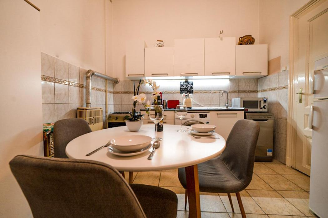 Art Orangehouse Budapest Ngoại thất bức ảnh